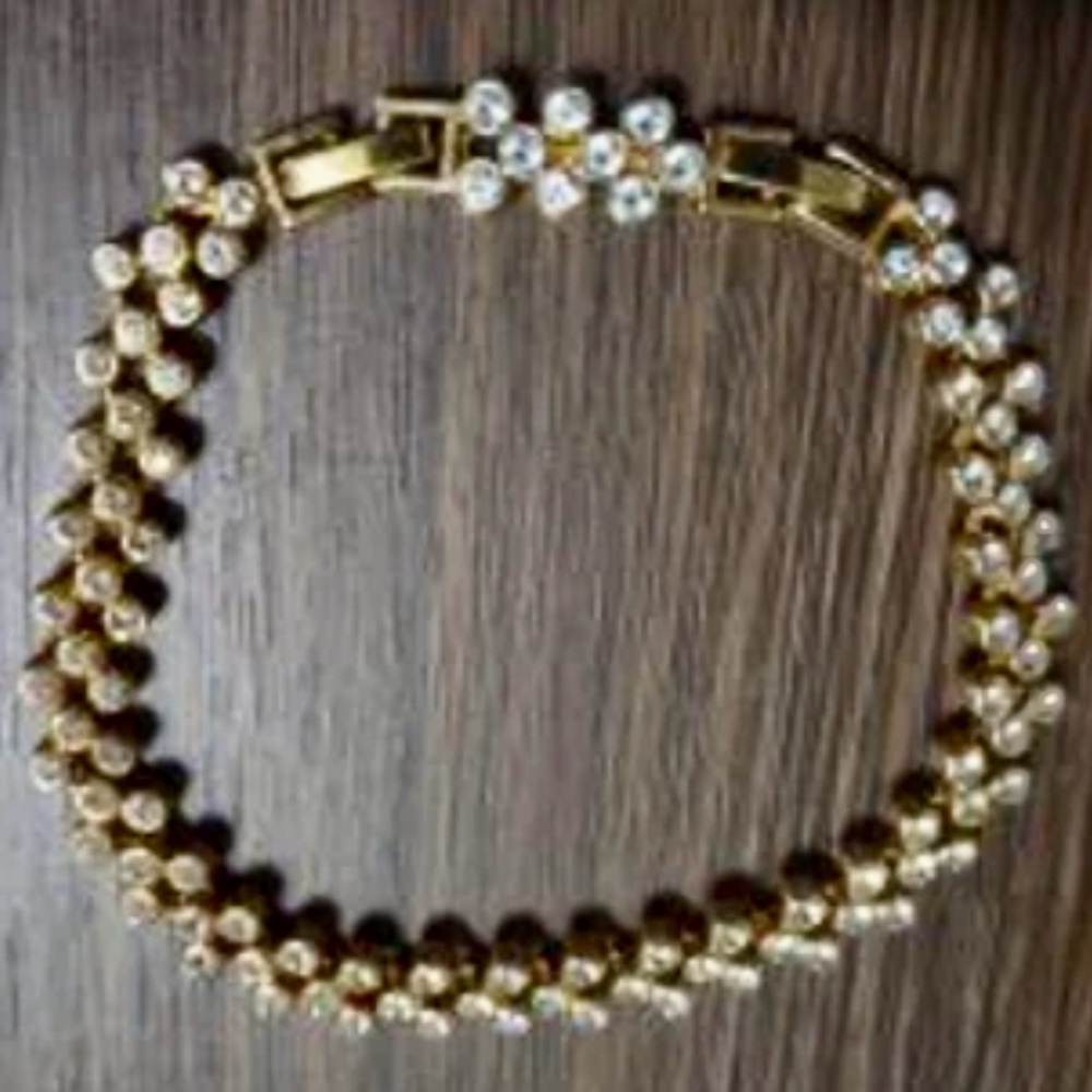 Jacqueline Bouvier Kennedy Elegant Gold and Crystal Women's Bracelet - Picture 1 of 16